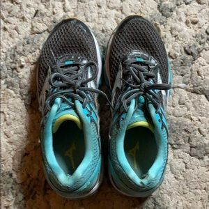 Mizuno running shoes